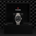 Pelagos Titanium 39mm - Black on Bracelet w/ Extra Rubber Strap