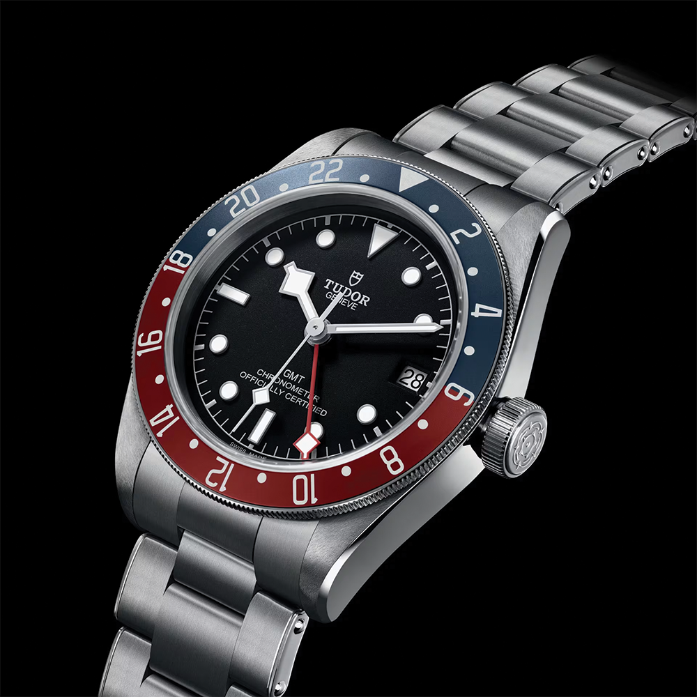 Black Bay GMT 41mm - Black on Bracelet
