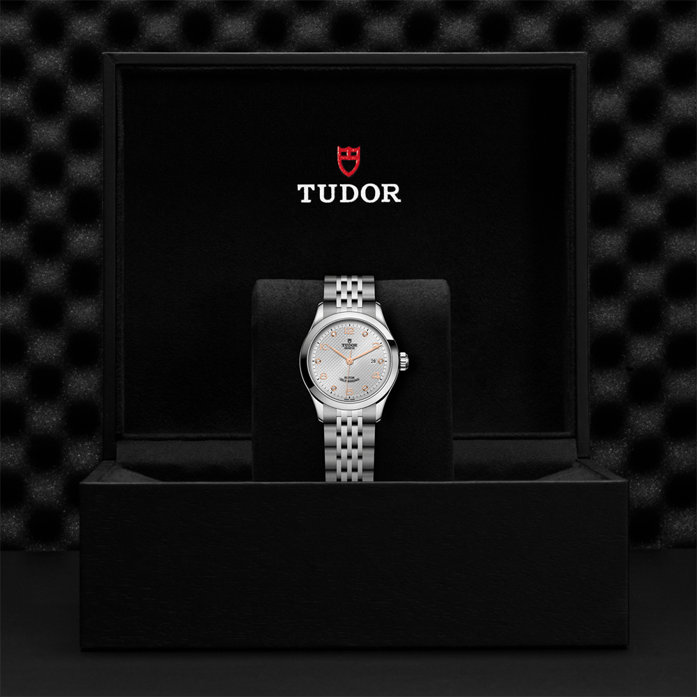 1926 28mm - Silver, Diamond-Set on Bracelet