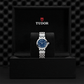 Clair de Rose 26mm - Blue on Bracelet