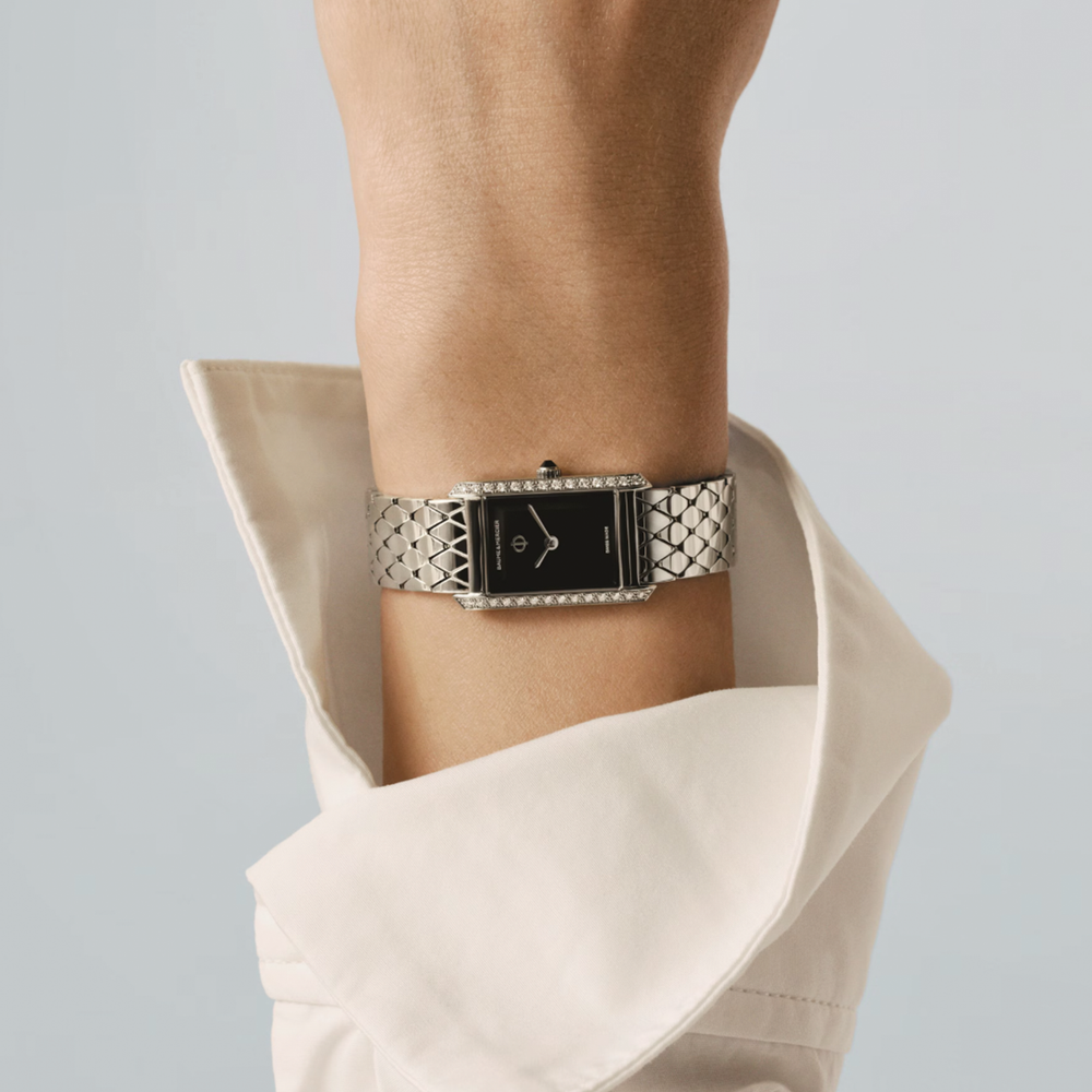 Hampton 10862 Quartz 28mm - Black, Diamond-Set on Bracelet