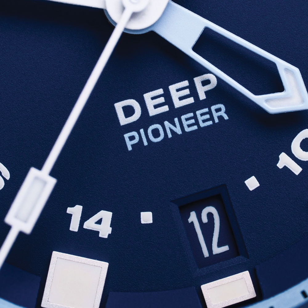 Sector Deep Pioneer Admiral 38mm - Blue on Bracelet