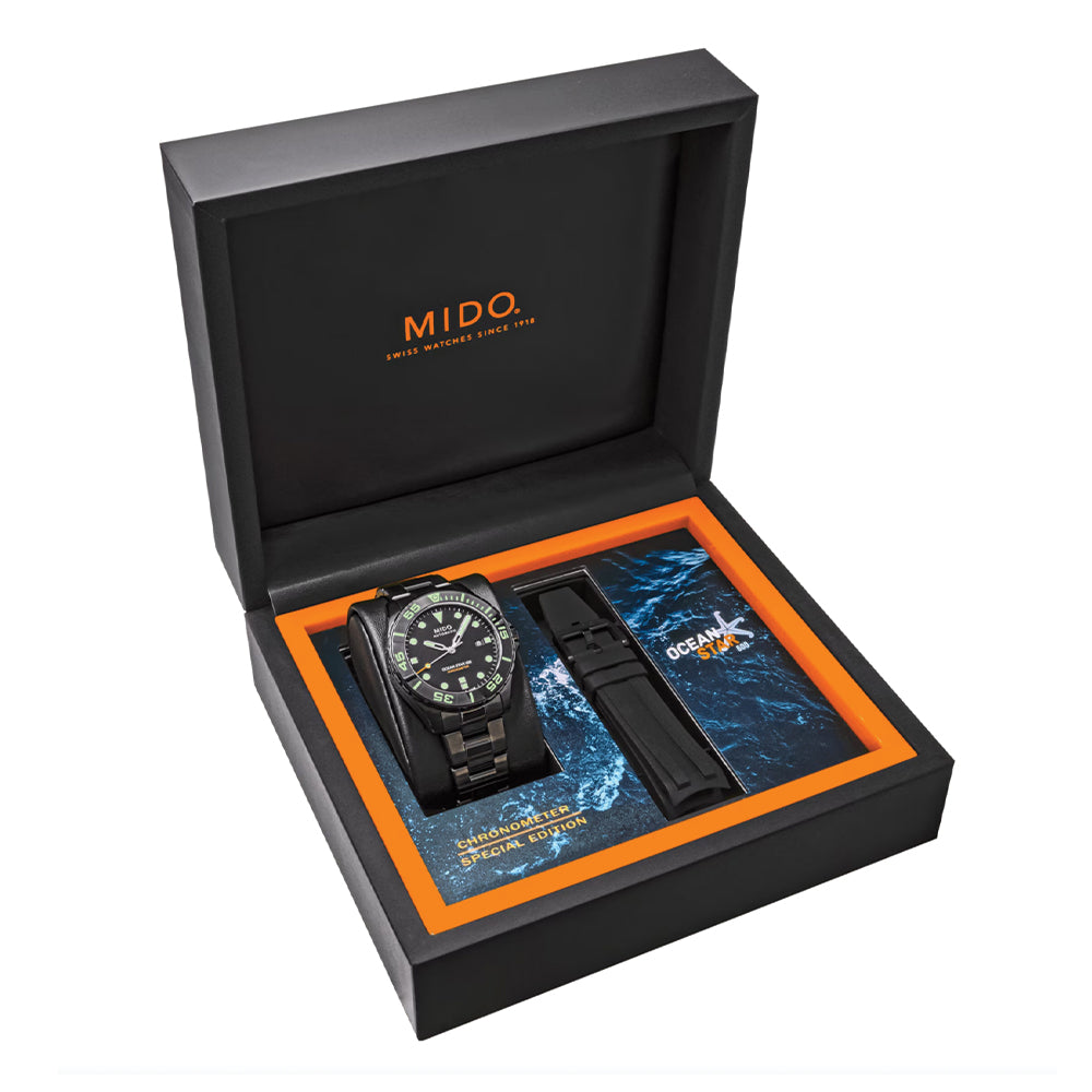 Ocean Star 600 Chronometer DLC - Black on Bracelet w/ Additional Rubber Strap