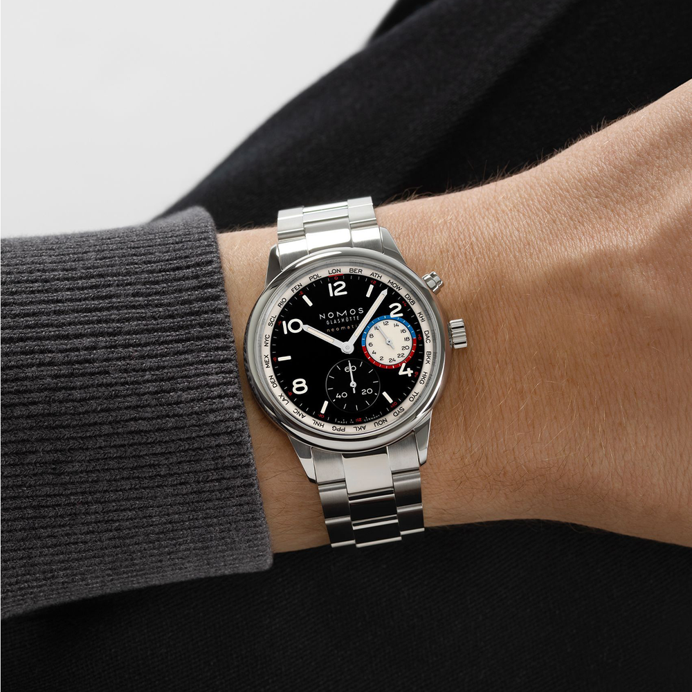 Club Sport Neomatik Worldtimer Dark Sapphire Back 40mm - Black on Bracelet