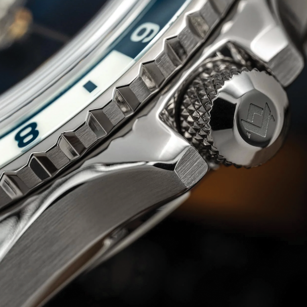 Contrail GMT Impulse 40.5mm - Blue on Bracelet