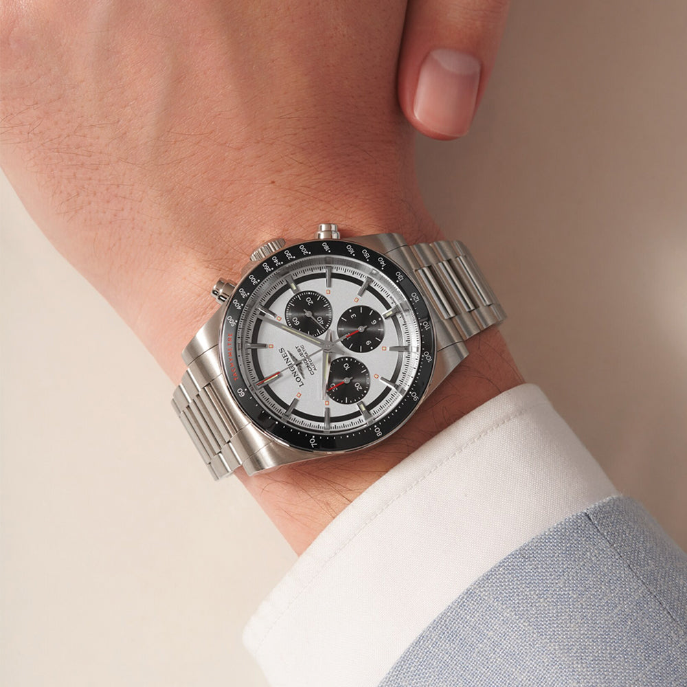 Conquest Automatic Chronograph 42mm - Silver on Bracelet | Teddy