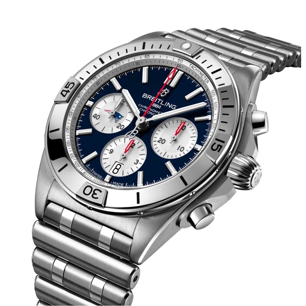 Chronomat B01 NFL New England Patriots Limited Edition, 42mm on Bracelet