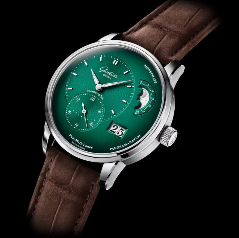 PanoMaticLunar 40mm - Green on Bracelet