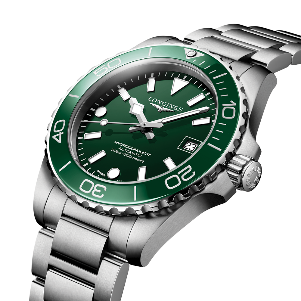 HydroConquest 39mm - Green on Bracelet