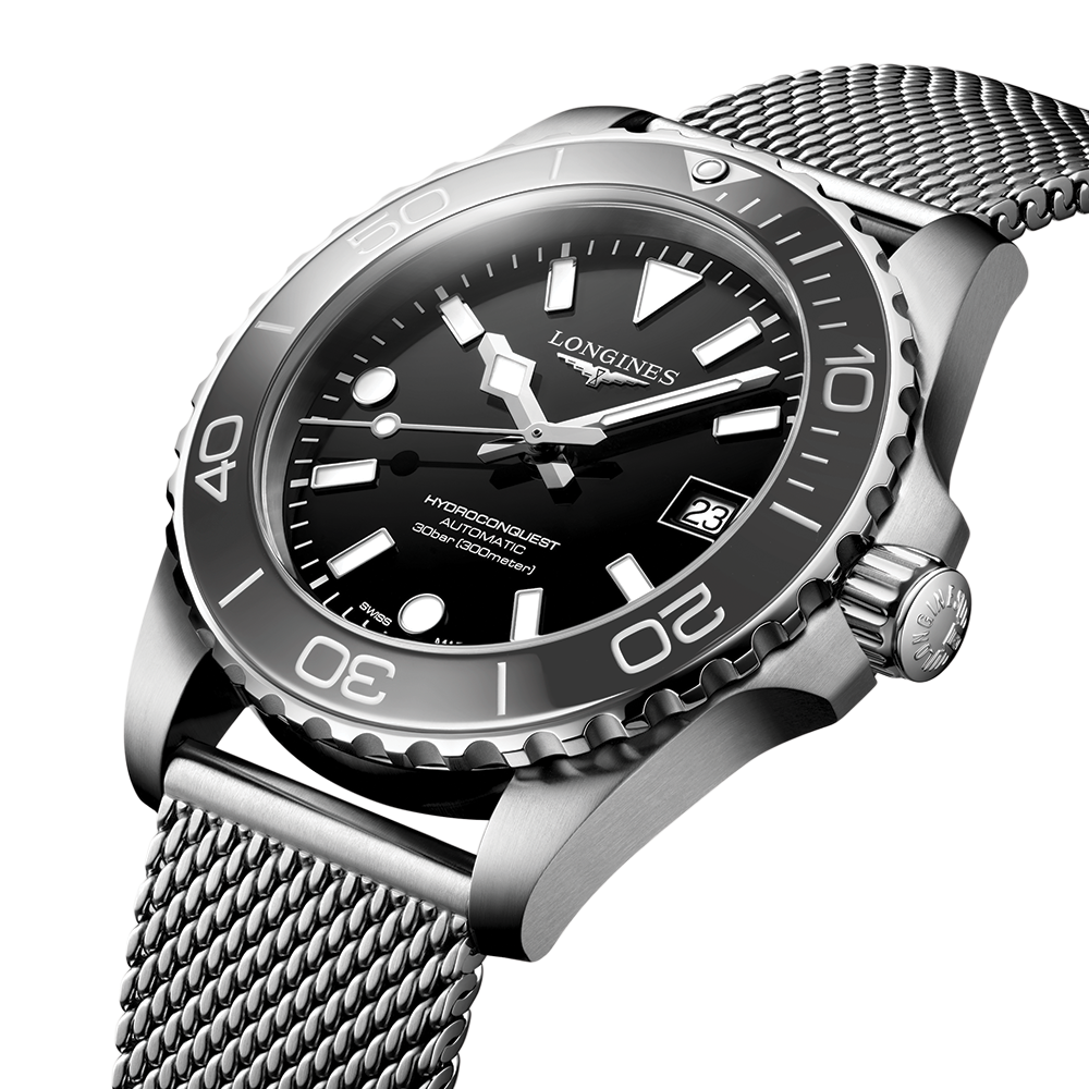 HydroConquest 39mm - Black on Mesh Bracelet