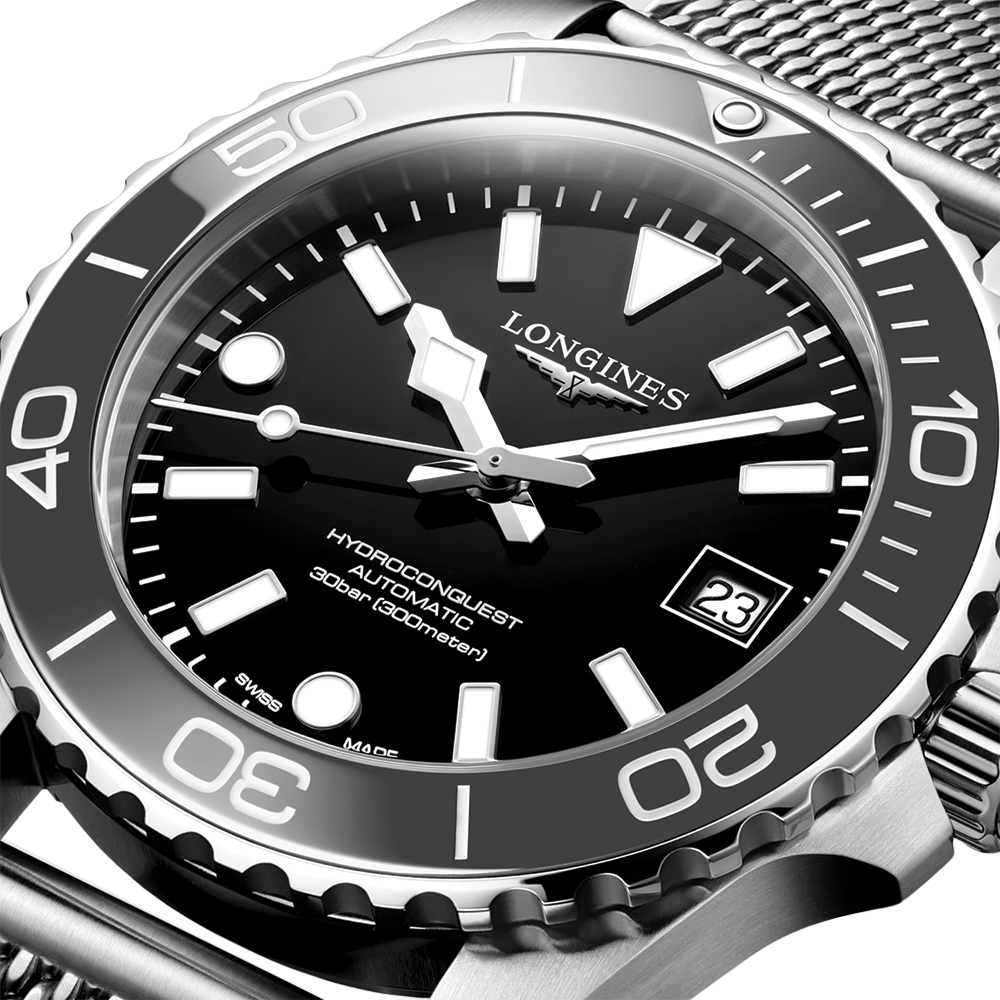 HydroConquest 39mm - Black on Mesh Bracelet