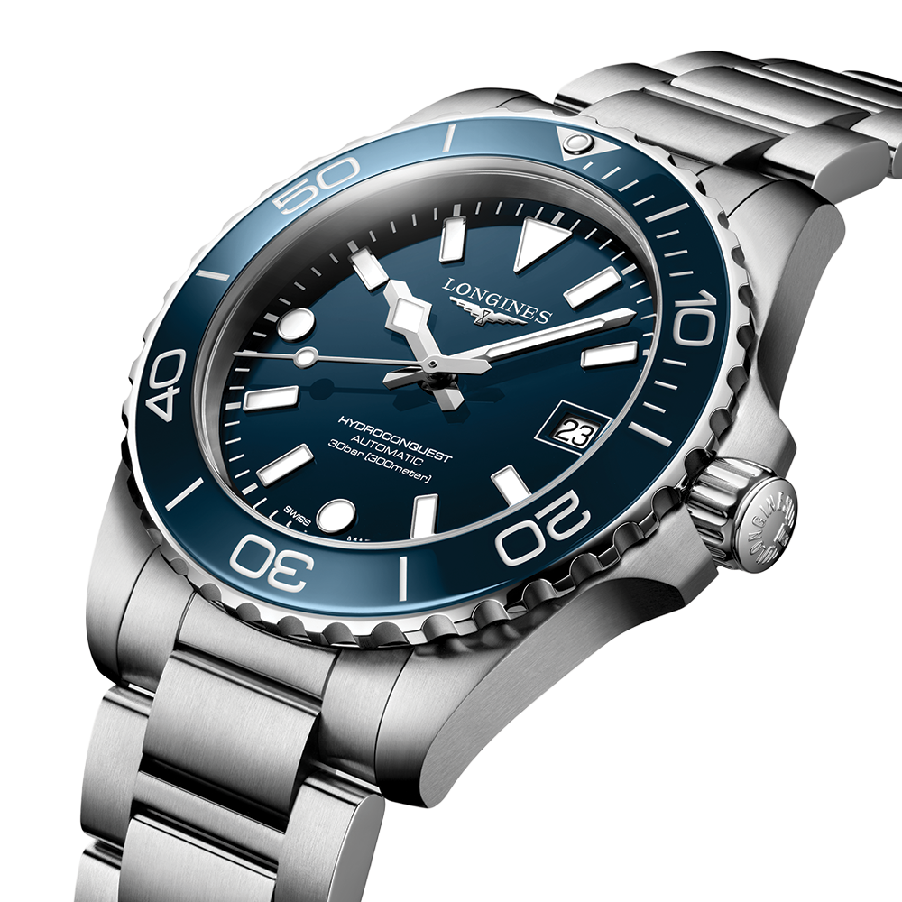 HydroConquest 39mm - Blue on Bracelet