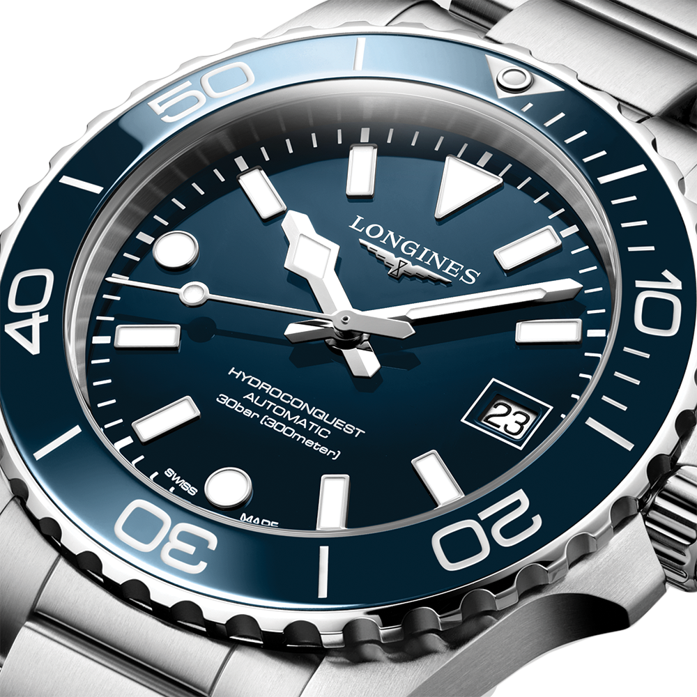 HydroConquest 39mm - Blue on Bracelet