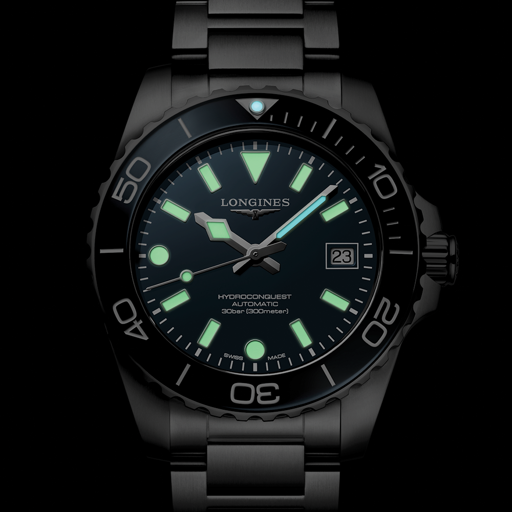HydroConquest 39mm - Blue on Bracelet