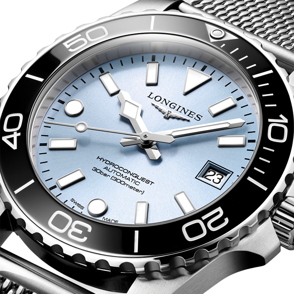 HydroConquest 39mm - Blue, Black Bezel on Mesh Bracelet