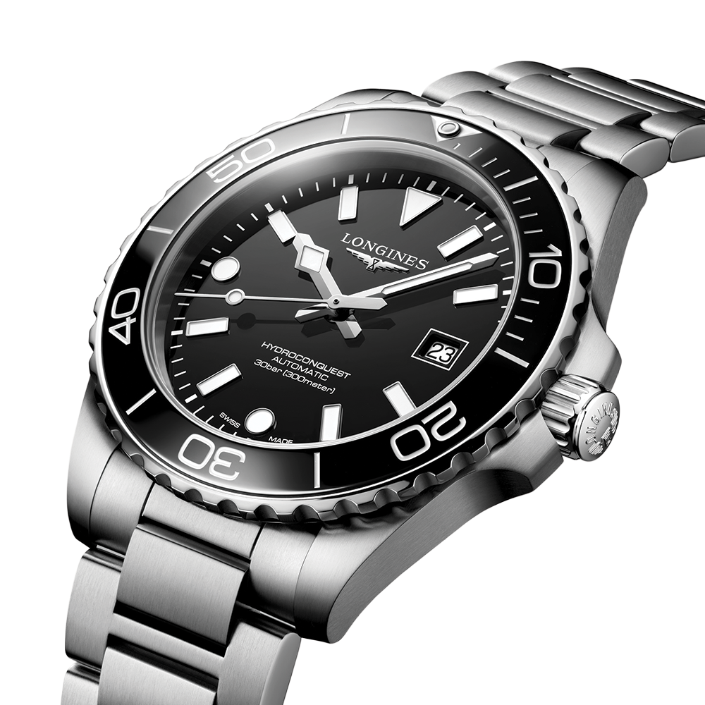 HydroConquest 42mm - Black on Bracelet