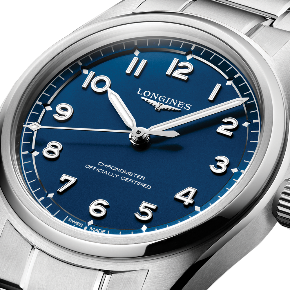 Spirit Pilot 39mm - Blue on Bracelet