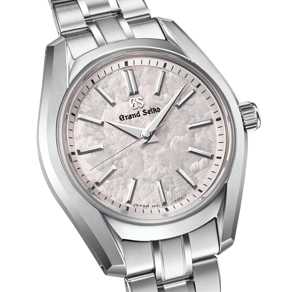 SBGX363 Heritage Quartz 32.2mm - Pink on Bracelet