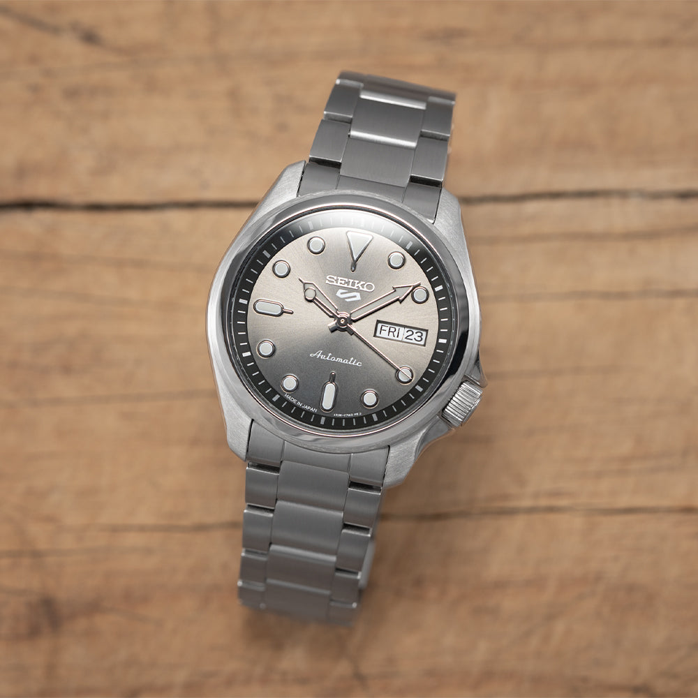 5 Sports Grey Dial, 40mm SRPE51