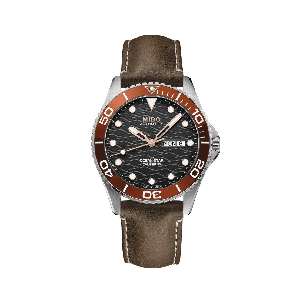 Ocean Star 200C 42.5mm - Black on Leather Strap