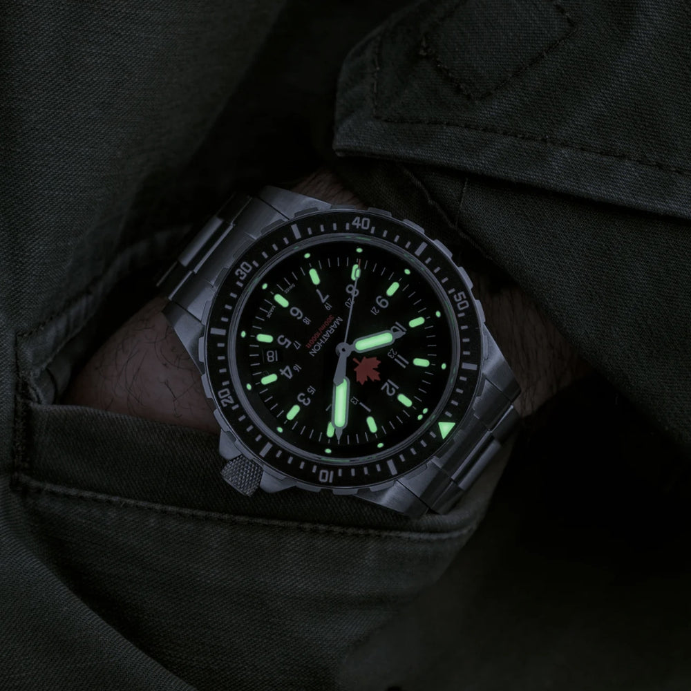 JSAR® Red Maple MaraGlo Diver's Quartz Type II 46mm - Black on Bracelet