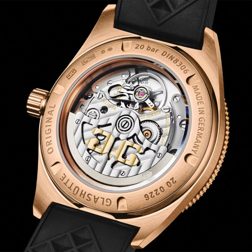 SeaQ Red Gold 39.5mm - Galvanized Black on Strap