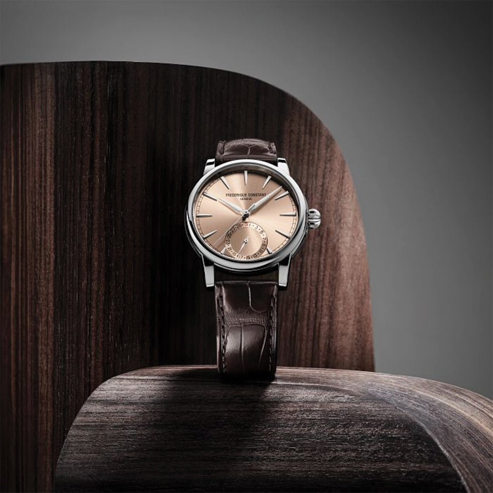 Manufacture Classic Date Automatic 40mm - Salmon on Leather Strap