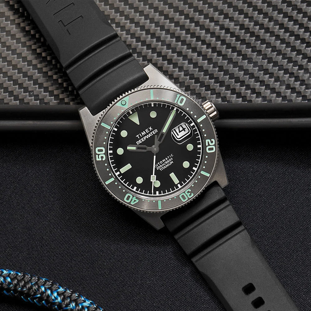 Deepwater Reef 200 Titanium Automatic 41mm - Black on Rubber Strap