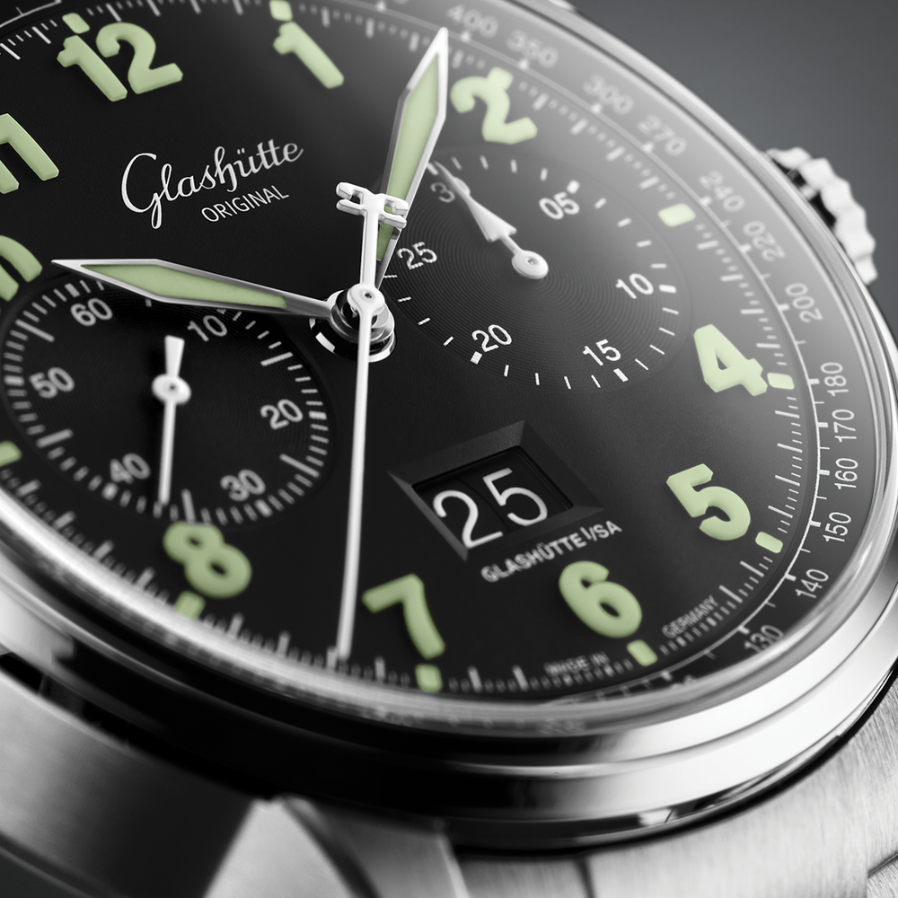 Senator Chronograph Navigator 41mm - Black Lacquer on Bracelet