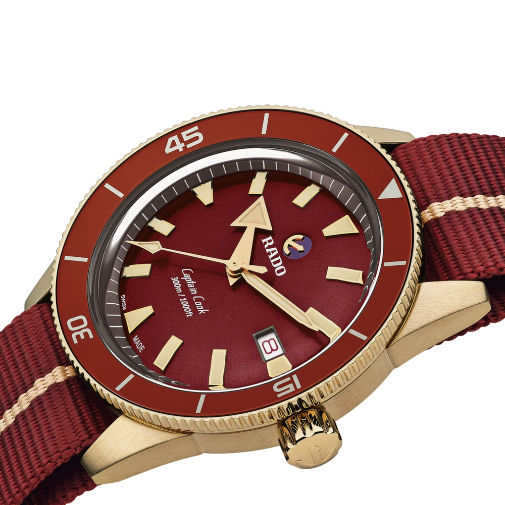 Captain Cook Automatic Bronze 42mm - Red on Fabric Strap