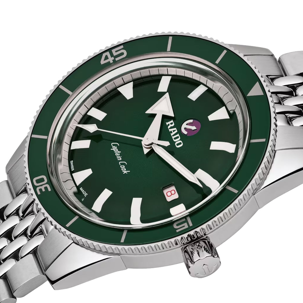 Captain Cook Automatic 42mm - Green on Bracelet