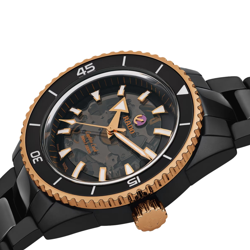 Captain Cook Automatic High-Tech Ceramic 43mm - Black and Gold-Tone Accents on Bracelet