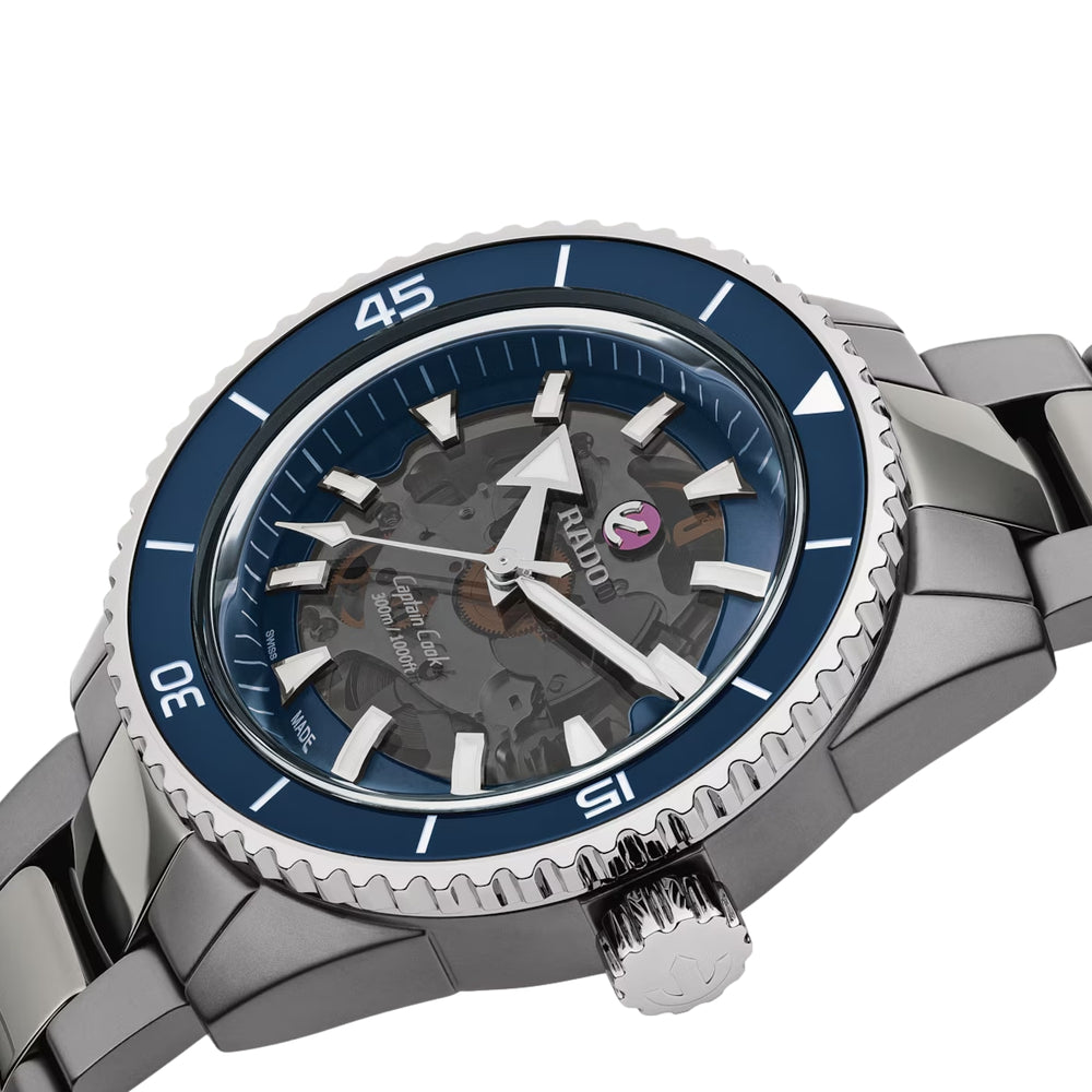 Captain Cook Automatic High-Tech Ceramic 43mm - Blue on Bracelet