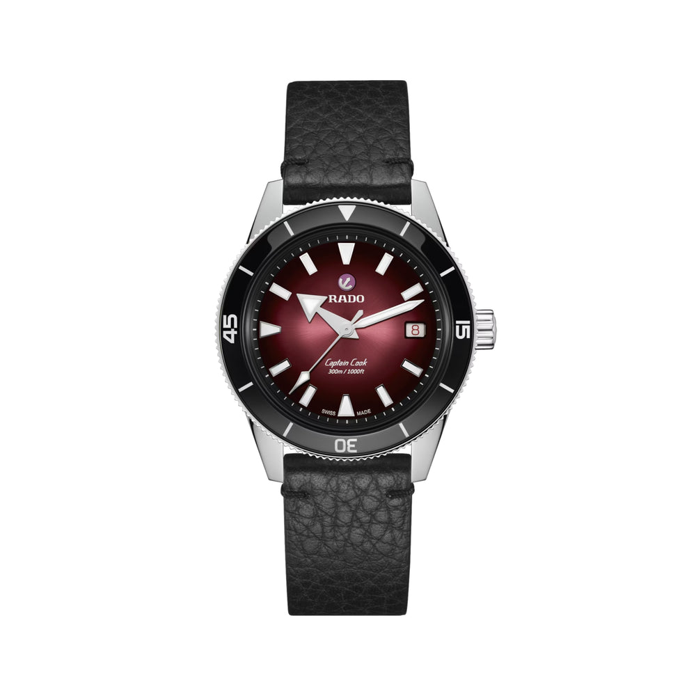 Captain Cook Automatic 39mm - Red on Bracelet w/ Two Extra Straps