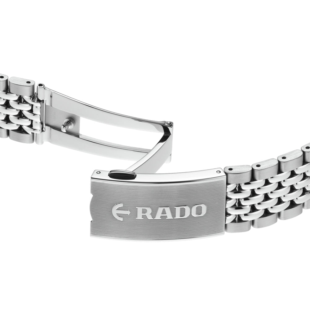 Captain Cook Automatic 39mm - Red on Bracelet w/ Two Extra Straps