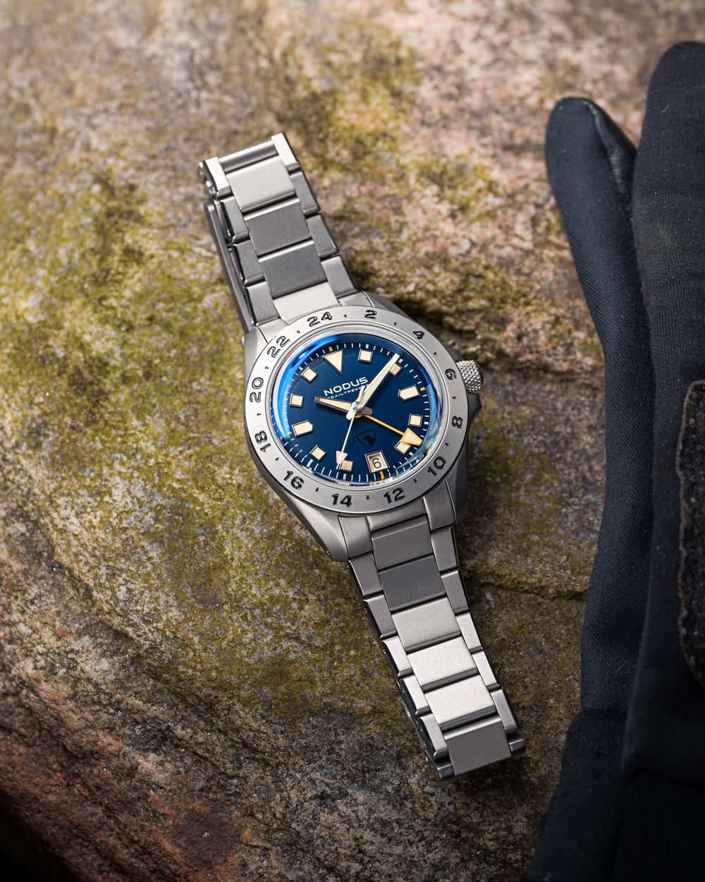 Deep Polar Destro 42mm - White on Bracelet - Teddy Baldassarre