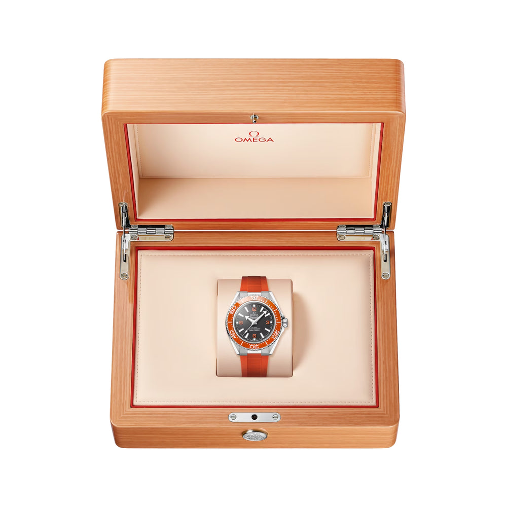 Seamaster Planet Ocean 600M 42mm - Black and Orange on Orange Rubber Strap