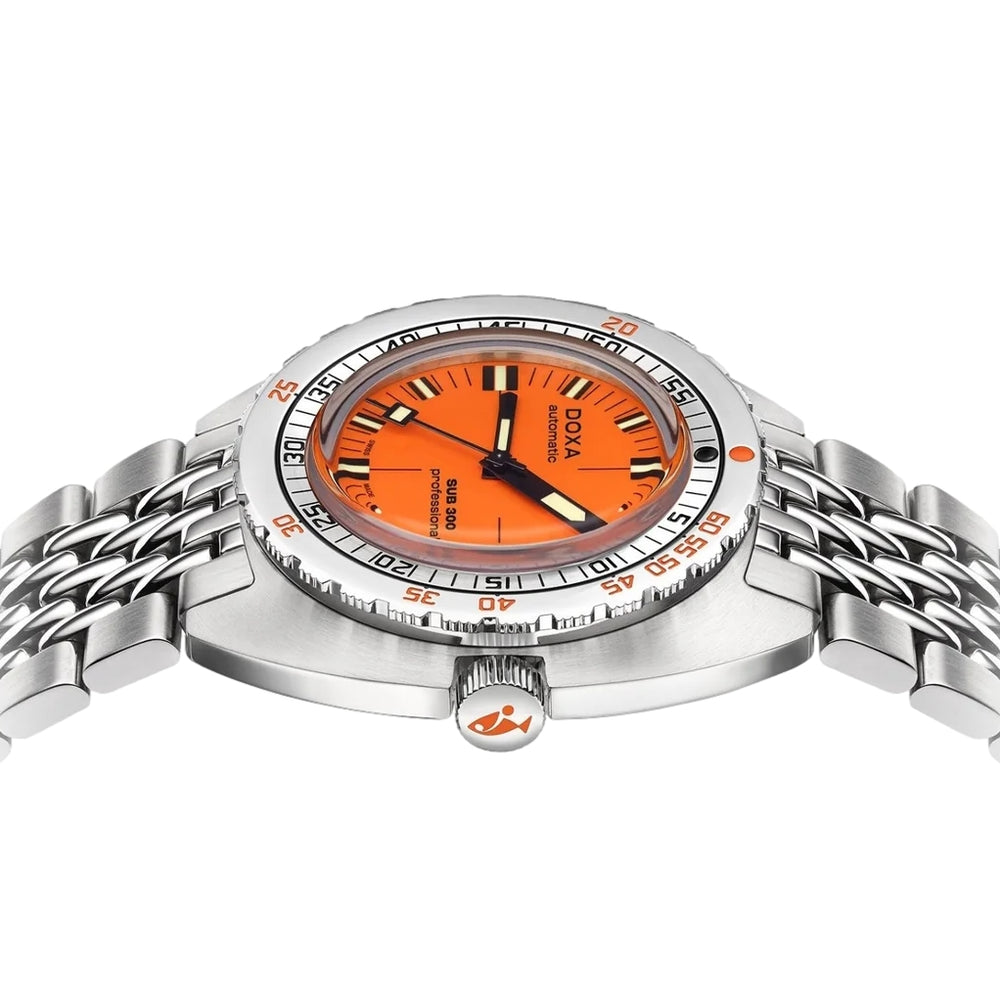 SUB 300 Professional 42.5mm - Orange on Bracelet