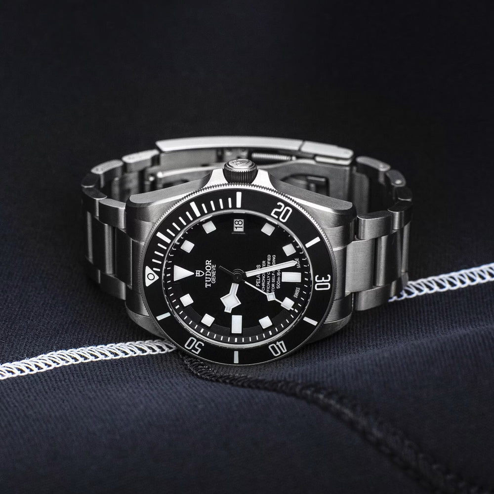 Pelagos Titanium 42mm - Black, Ceramic Bezel on Bracelet w/ Extra Rubber Strap